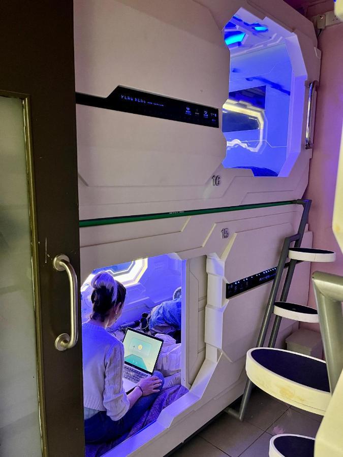 Bestow Capsule Hostel クアラルンプール エクステリア 写真