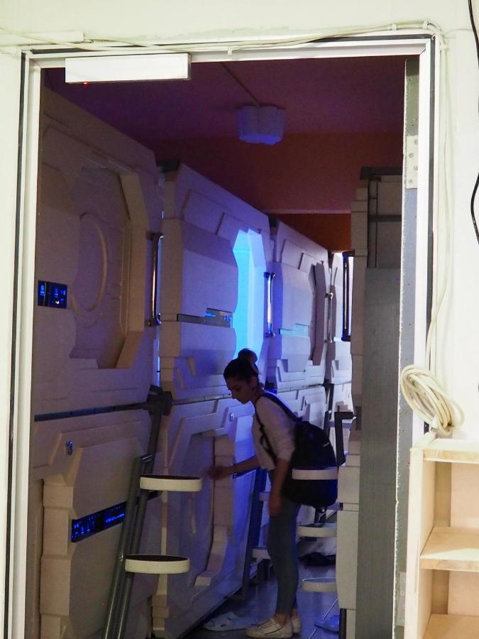 Bestow Capsule Hostel クアラルンプール エクステリア 写真
